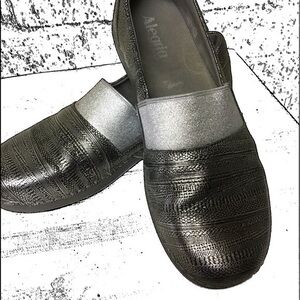 ALEGRIA SLIVER LEATHER SLIP ON